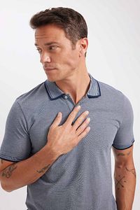 Slim Fit Kıvrılmaz Polo Yaka Kol Bantlı Pamuklu Tişört D0033axns ürün fotoğrafı