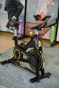 Voit Garantili Spin Bike V8 Göstergeli Kondisyon Bisikleti 8 Kg Disk Ağırlığı ürün fotoğrafı