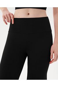Siyah Şortlu Yoga Pantolon İnce Dökümlü Yoga Pantolon ürün fotoğrafı