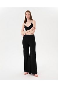 Siyah Şortlu Yoga Pantolon İnce Dökümlü Yoga Pantolon ürün fotoğrafı