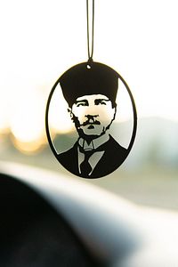 Araba Süsü Metal Mustafa Kemal Atatürk Dikiz Aynası Süsü Hediyelik Eşya Oto Aksesuar ürün fotoğrafı