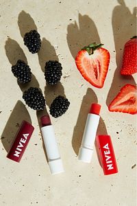 Lip Fruity Shine Blackberry ürün fotoğrafı