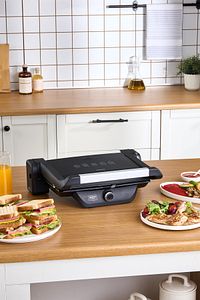 Gastro Classic Izgara ve Tost Makinesi Matte Black 6 Dilim Kapasiteli ürün fotoğrafı
