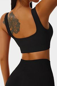Kadın Crop 2'li Paket Siyah - Beyaz Pedli Spor Sütyeni Yarım Atlet Büstiyer Bluz ürün fotoğrafı