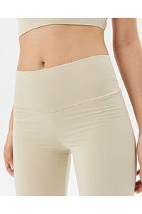Krem Şortlu Yoga Pantolon İnce Dökümlü Yoga Pantolon ürün fotoğrafı