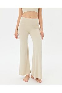 Krem Şortlu Yoga Pantolon İnce Dökümlü Yoga Pantolon ürün fotoğrafı