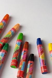 Pastel Boya, 24 Renk, Pratik Taşıma Çantalı, Canlı ve Yumuşak Renkler, Kolay Kullanım, Şık Tasarım ürün fotoğrafı