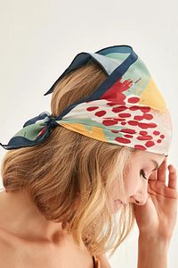 13750 Lacivert Kenarlıklı Renkli Bandana Fular ürün fotoğrafı