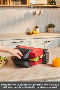 Future Essential Tost Makinesi Matte Red 1800 W 4 Dilim Kapasiteli ürün fotoğrafı