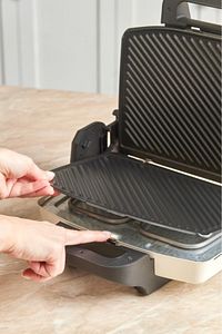 Future Essential Tost Makinesi Matte Krem 1800 W 4 Dilim Kapasiteli ürün fotoğrafı