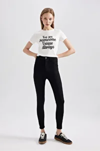 Jegging Yüksek Bel Dar Paça Cepli Bilek Boy Basic Düz Jean Pantolon A5819AX23AU ürün fotoğrafı