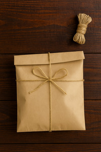 100 Adet Kalın Kraft Hazır Hediye Paket Ip Hediyeli 13x20cm (ZARF TABANLI) Ambalaj Kağıdı ürün fotoğrafı
