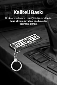 Kişiye Özel Pleksi Beyaz Plaka Plakalı Anahtarlık Araba Hediyesi Araba Süsü - Çift Taraflı ürün fotoğrafı
