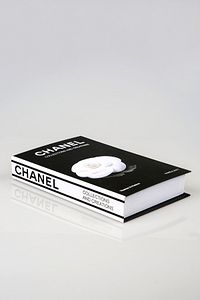 Siyah Gül chanel Dekoratif Kitap Kutu ürün fotoğrafı