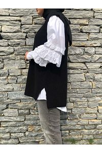Kadın Siyah V Yaka Oversize Yırtmaçlı Tesettür Süveter ürün fotoğrafı