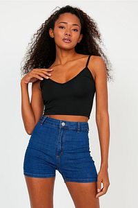 Kadın Siyah Scuba Kumaş Ön Arka V Yaka Ip Askılı Crop Top ürün fotoğrafı