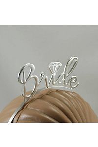 Bride Yazılı Metal Taç Gümüş Renkli Gri Renginde Bekarlığa Veda Partisi Konsepti Kaliteli Taç ürün fotoğrafı