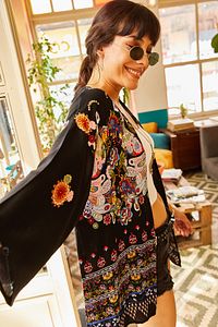 Kadın Siyah Eteği Sulu Kimono KMN-00000016 ürün fotoğrafı