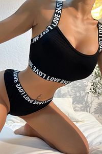 Kadın Siyah Çapraz Sırt Ve Love Yazı Detaylı Iç Çamaşır Takımı ürün fotoğrafı