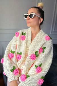 Kadın Pembe Gül Desenli Çiçekli Hırka Crop Oversize Ceket ürün fotoğrafı