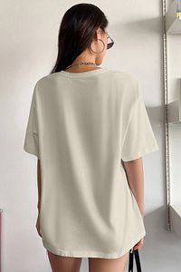 Kadın Bej The 1997 Baskılı Oversize T-shirt ürün fotoğrafı