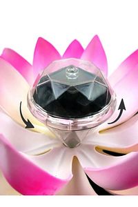 2024 Model Dış Mekan Güneş Enerjili Havuz Gölet Bahçe Süsleme Için Dekoratif Nilüfer Lotus Çiçeği ürün fotoğrafı