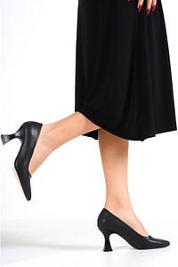 Siyah Kadın Sivri Burun 7 Cm Topuklu Stiletto Ayakkabı Wsb0442 ürün fotoğrafı