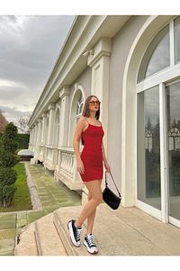 Kırmızı Ip Askılı Mini Elbise Sandyelbise ürün fotoğrafı