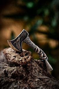 Gümüş Balta Kolye 925 Ayar Gümüş Viking Baltası Mat Erkek Kolye Kral Ragnar'ın Baltalı Kolyesi ürün fotoğrafı