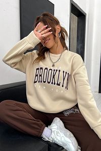 Kadın Kahverengi Bej Brooklyn Baskı Oversize Bisiklet Yaka Alt Üst Eşofman Takımı ürün fotoğrafı