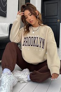 Kadın Kahverengi Bej Brooklyn Baskı Oversize Bisiklet Yaka Alt Üst Eşofman Takımı ürün fotoğrafı