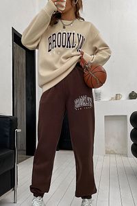 Kadın Kahverengi Bej Brooklyn Baskı Oversize Bisiklet Yaka Alt Üst Eşofman Takımı ürün fotoğrafı