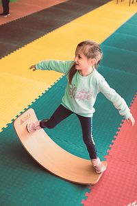 Wavy Board Natürel Gri Denge Tahtası ürün fotoğrafı