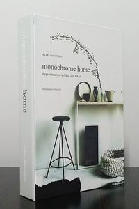 2'li Dekoratif Kitap Görünümlü Kutu Home & Beyaz Temalı ürün fotoğrafı