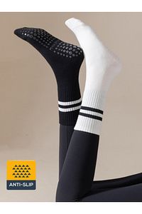 - Yoga ve Pilates İçin Profesyonel Kaydırmaz Tabanlı Siyah Çorap ürün fotoğrafı