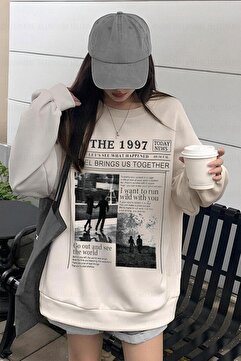 Millionaire Kadın Kırık Beyaz Krem Ekru 1997 Baskılı 0 Sıfır Yaka Oversize Salaş Bol Kesim Polar Sweatshirt