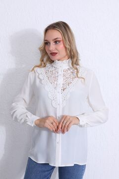 Loom Boutique Kadın Büyük Beden Floş Dantelli Abiye Kumaşından Gömlek G0026
