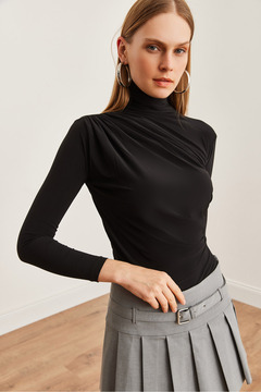 Olalook Kadın Siyah Drape Detaylı Dökümlü Şık Bluz BLZ-19002712