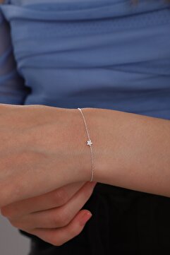 Bilsen Store Kadın 925 Ayar Gümüş Zincirli Mini Yıldız Bileklik