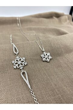 SURA SILVER KAR TANESİ MODEL ZİRKON TAŞLI 925 AYAR GÜMÜŞ SET (KOLYE VE BİLEKLİK)