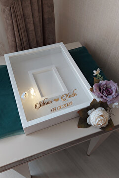 Verda Çerçeve 30x40 Cm Ledli ve İsimli Fotoğraf Bölümlü Tasarım Gül Kutusu Anı Çerçevesi! Ayna Çerçeve!