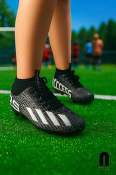 Allyup Erkek Çocuk Siyah Beyaz Halı Saha Krampon Çoraplı Çivili Futbol Spor Ayakkabısı F35kr