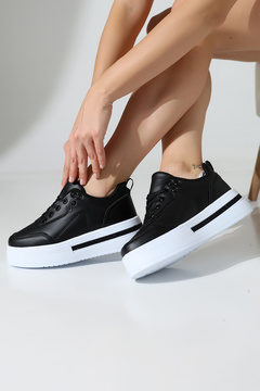 Encool Simli Detaylı Siyah Yüksek Beyaz Tabanlı Kadın Sneaker – Konforlu ve Şık Kadın Ayakkabı
