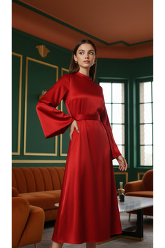 Eight Fashion Kadın Uzun Saten Kırmızı Viskon Belden Bağlamalı Kuşaklı Elbise