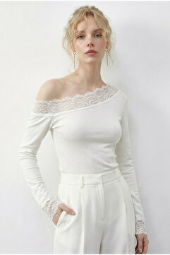 Bianco Lucci Kadın Dantel Detaylı Madonna Yaka Bluz 1063 60286036