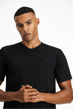 Kiğılı V Yaka Slim Fit Dar Kesim Pamuklu Tişört