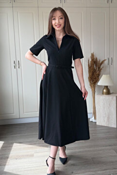 Dilay Gökoğlu Butik Gömlek Yaka Kemerli Dekoltesi Ayarlanabilir Zarif Midi Siyah Elbise