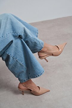 NİŞANTAŞI SHOES Parla Ten Rugan Kemer Detay Sivri Burun Kadın Topuklu Ayakkabı