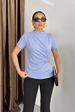 spirituel Kadın T-Shirt Kısa Kollu Gold Toka Detaylı Büzgülü Drapeli Dik Yaka Sandy Likralı Şık Bluz