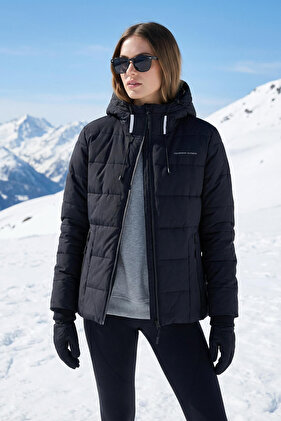 Czarny regularny fason kurtka z kapturem wodoodporna kurtka puchowa TWOAW26MO00000